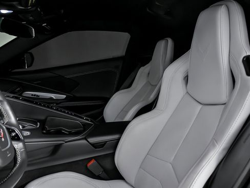 Used 2022 Chevrolet Corvette Stingray Coupe w/ Z51 Performance Package image 24