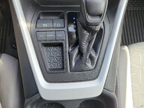 Used 2021 Toyota RAV4 XLE image 10