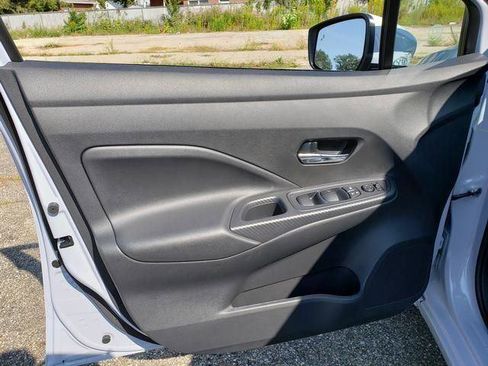 New 2025 Nissan Versa SV w/ Trunk Package FWD image 15