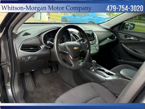 Used 2017 Chevrolet Malibu LT FWD image 10