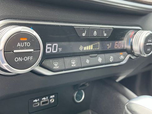 Used 2019 Nissan Altima 2.5 Platinum FWD image 17