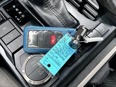 Certified 2025 Toyota Tacoma SR5 image 15