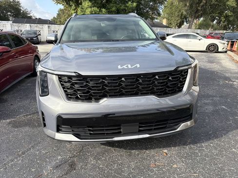 Used 2024 Kia Sorento S w/ Panoramic Sunroof Package FWD image 4
