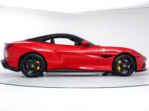 Certified 2023 Ferrari Portofino M image 11