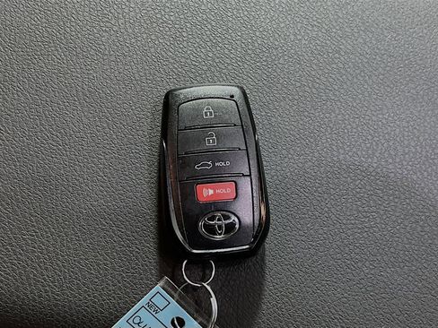 Used 2025 Toyota Camry LE w/ Convenience Package FWD image 32