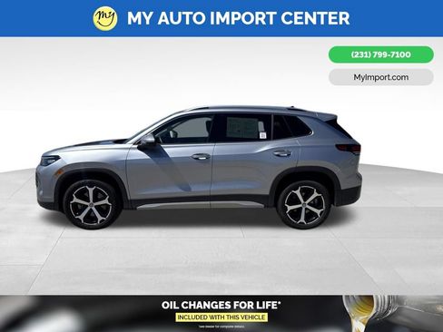 Used 2025 Volkswagen Tiguan SE AWD/4WD image 4