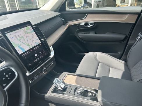 Used 2025 Volvo XC90 B6 Plus AWD/4WD image 19