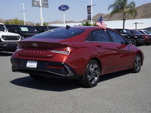 Used 2024 Hyundai Elantra Limited FWD image 4