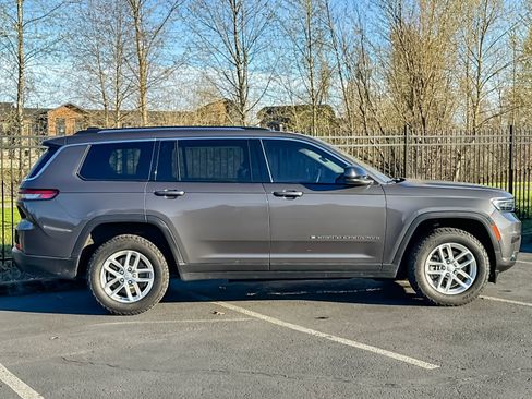 Used 2021 Jeep Grand Cherokee L Laredo w/ Luxury Tech Group I image 2