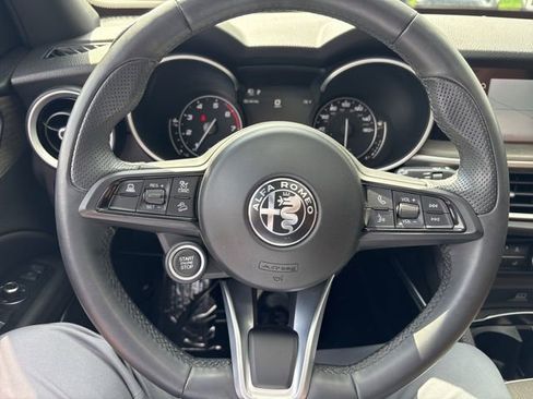 Used 2022 Alfa Romeo Stelvio Ti AWD/4WD image 14