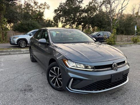 Used 2025 Volkswagen Jetta S image 4