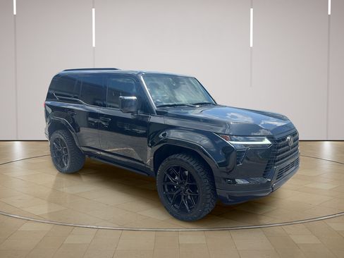 Used 2025 Lexus GX 550 w/ Accessory Package (2T) AWD/4WD image 9