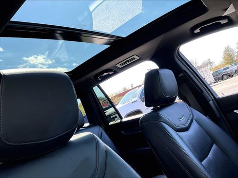 Used 2024 Cadillac XT6 Luxury w/ LPO, Floor Liner Package AWD/4WD image 23