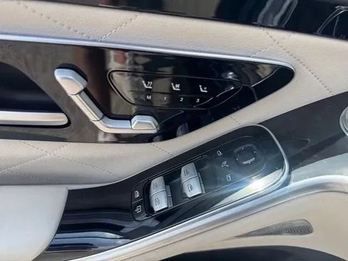 Used 2022 Mercedes-Benz S 500 4MATIC w/ 3D Technology Package image 13