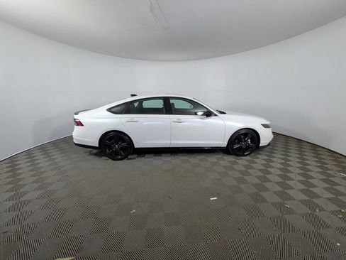 Used 2023 Honda Accord Sport image 4