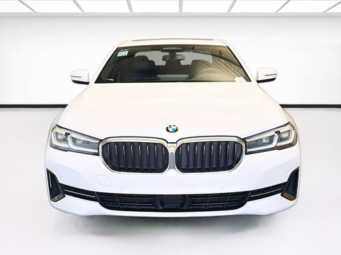 Used 2021 BMW 530e w/ Premium Package image 2