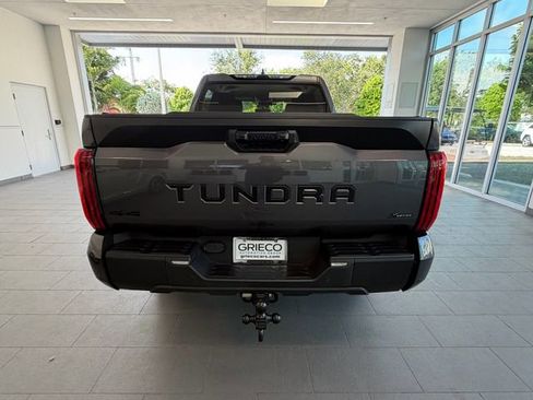 Used 2022 Toyota Tundra SR5 w/ SR5 Convenience Package AWD/4WD image 8