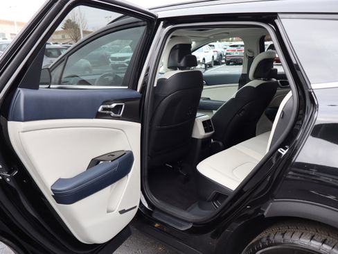 Certified 2025 Kia Sportage EX w/ EX Premium Package image 24