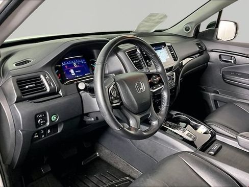 Used 2020 Honda Pilot Touring image 16