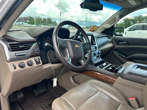 Used 2017 Chevrolet Suburban Premier AWD/4WD image 9