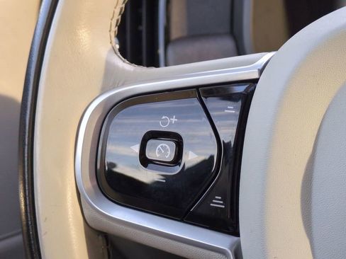 Used 2020 Volvo V90 T6 Cross Country image 26