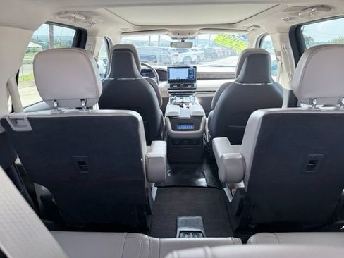 Used 2024 Lincoln Navigator Reserve AWD/4WD image 26
