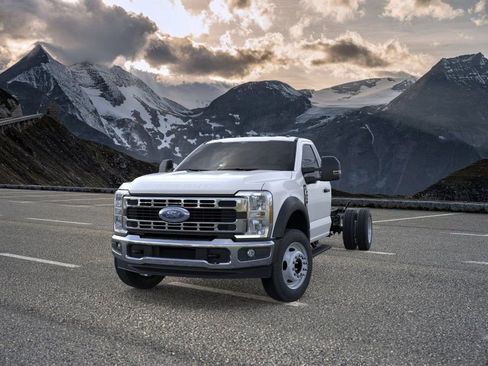 New 2025 Ford F450 XL w/ XL Chrome Package image 3