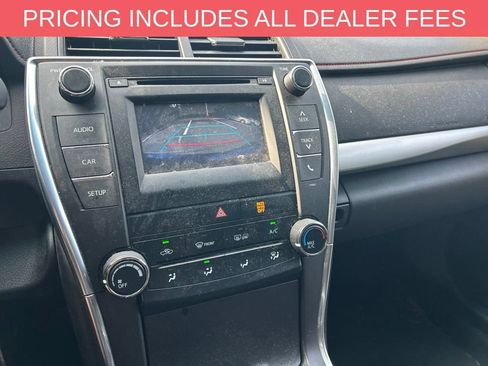 Used 2015 Toyota Camry SE FWD image 12