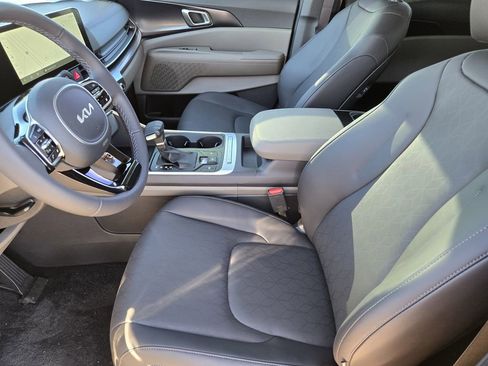 New 2026 Kia Carnival image 9