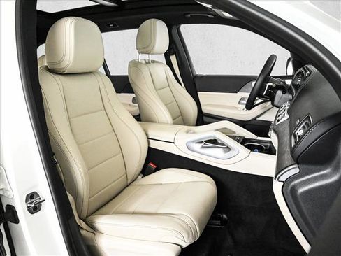 Certified 2025 Mercedes-Benz GLS 450 4MATIC image 24