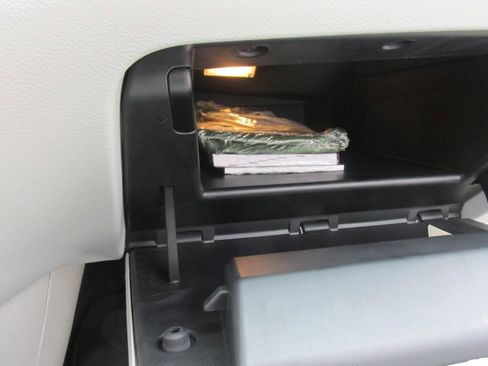 Used 2020 Jeep Cherokee Limited image 73