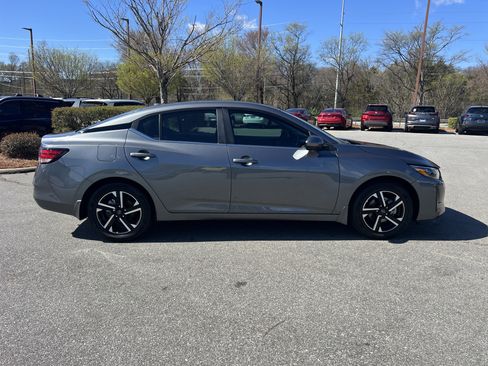 Certified 2025 Nissan Sentra SV w/ Trunk Package image 4