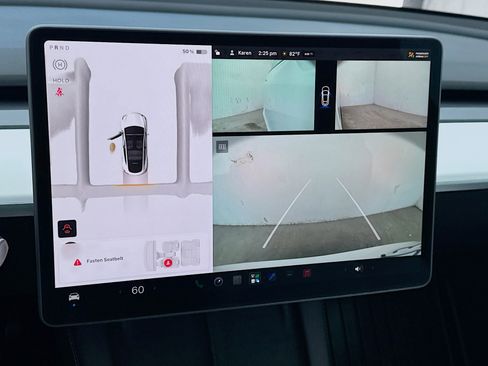Used 2023 Tesla Model Y 2WD image 10
