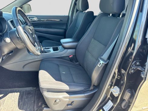 Used 2016 Jeep Grand Cherokee Laredo 75th Anniversary AWD/4WD image 18