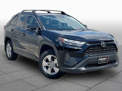 Used 2024 Toyota RAV4 XLE w/ Convenience Package FWD image 3