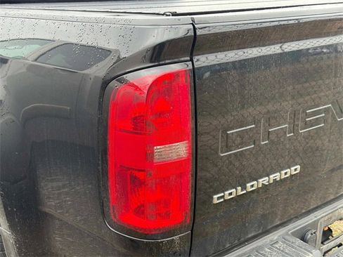 Used 2022 Chevrolet Colorado Z71 w/ Z71 Midnight Edition image 6