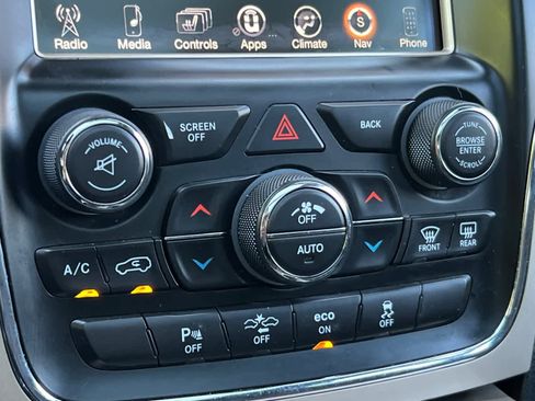 Used 2014 Jeep Grand Cherokee Overland w/ Advanced Technology Group AWD/4WD image 23