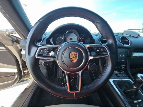 Used 2019 Porsche 718 Cayman S image 5