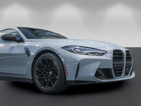 Used 2022 BMW M4 xDrive Competition w/ M Carbon Exterior Package AWD/4WD image 9