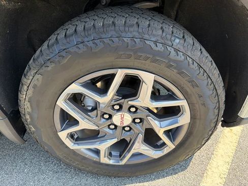 Certified 2025 GMC Sierra 1500 SLT w/ SLT Premium Package image 12