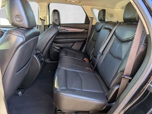 Used 2017 Cadillac XT5 Luxury image 17