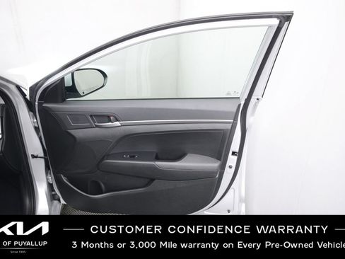 Used 2018 Hyundai Elantra SE w/ SE Connectivity Package 04 FWD image 15