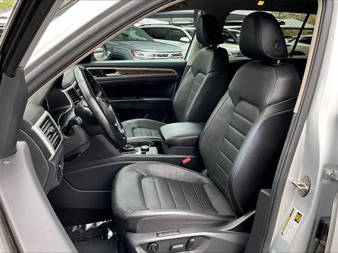 Used 2019 Volkswagen Atlas SEL Premium image 9