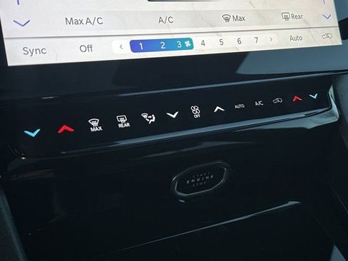 New 2026 Jeep Grand Cherokee Altitude image 30