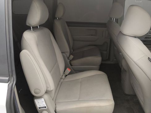 Used 2021 Kia Sedona LX FWD image 21