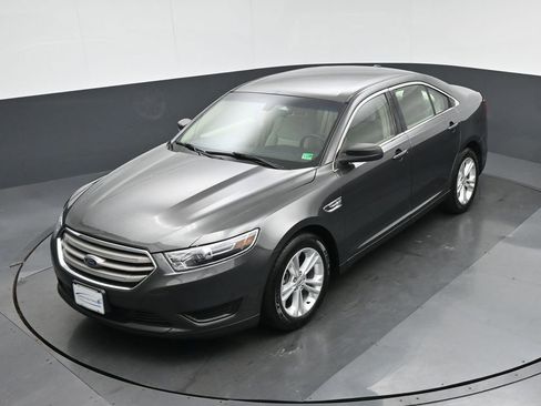 Used 2017 Ford Taurus SE FWD image 52