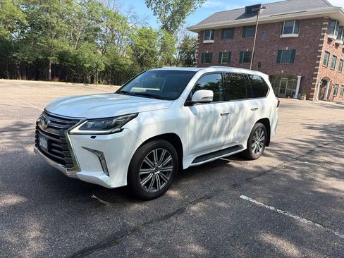 Used 2016 Lexus LX 570 4WD w/ Luxury Package image 3