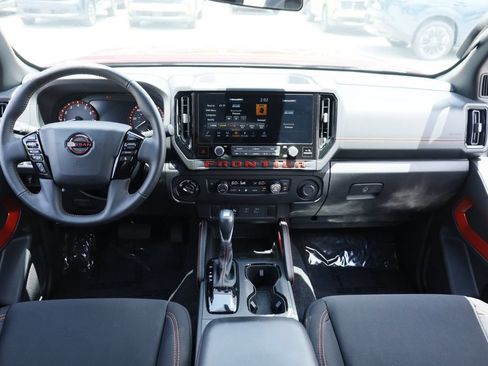 Used 2025 Nissan Frontier PRO-4X AWD/4WD image 23