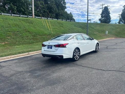 Used 2022 Nissan Altima 2.0 SR FWD image 7