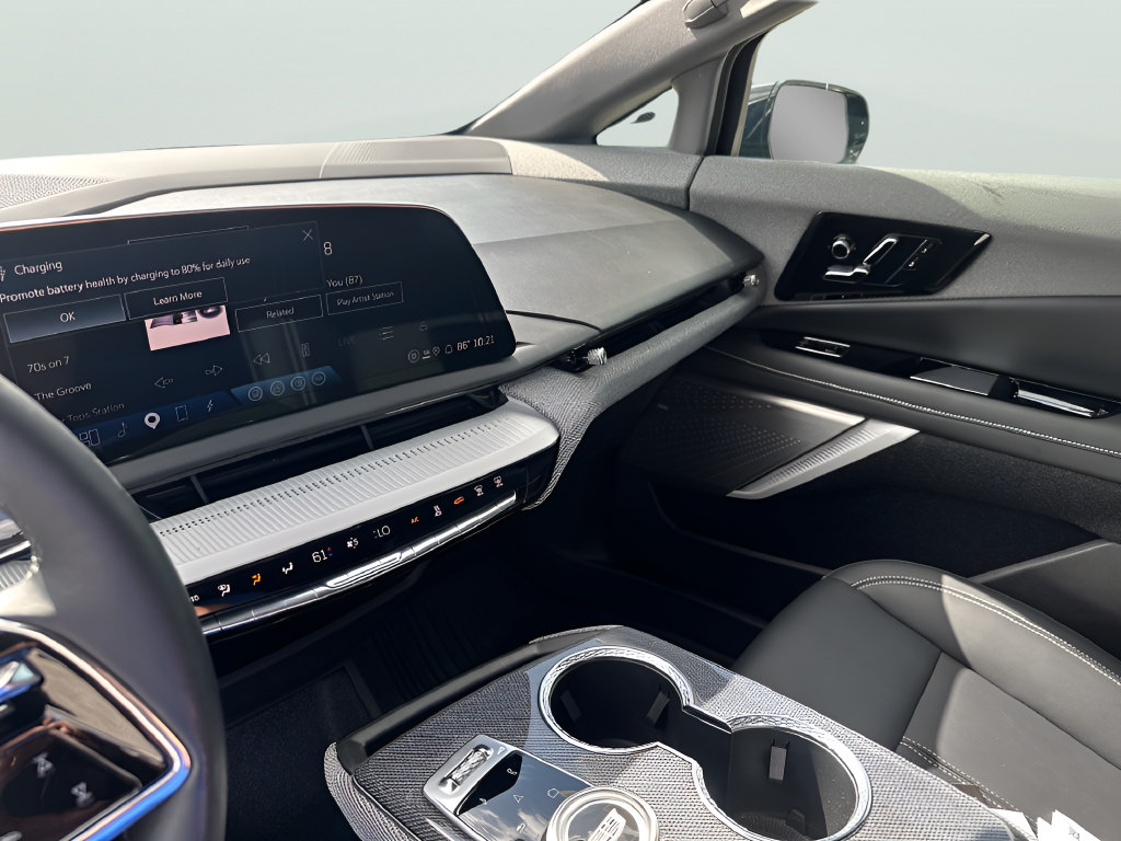 Certified 2025 Cadillac Optiq Luxury 1 AWD/4WD image 22